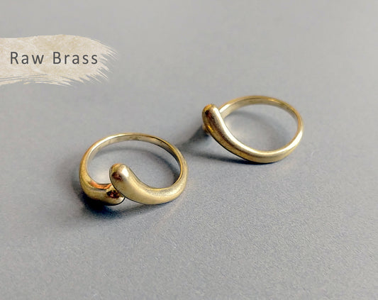 1 pc - Raw brass, 20 x 4 mm Adjustable Ring, EB0021