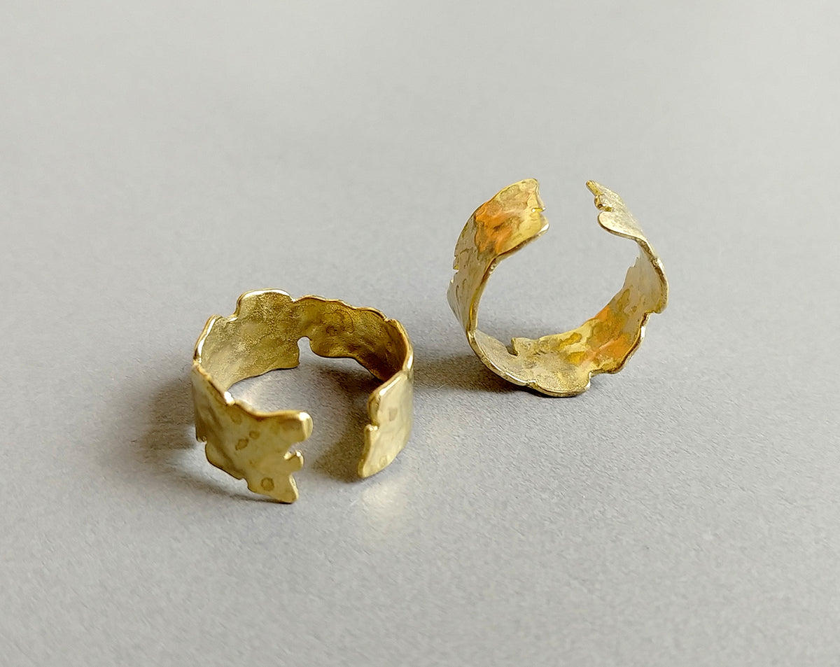 1 pc - Raw brass, 18 x 8.5 mm Adjustable Ring, EB0023