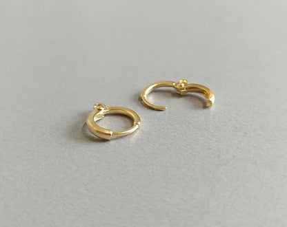 Matte gold plated, 12mm Huggie Earrings with clip-on leve-back hoop, EBF0039