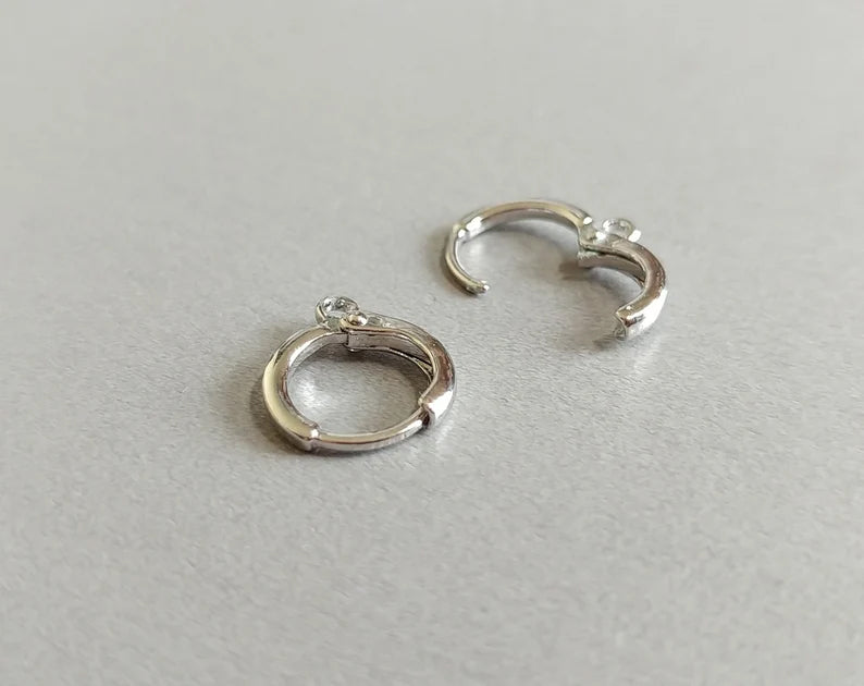 Silver plated, 12mm Huggie Earrings with clip-on leve-back hoop, EBF0039