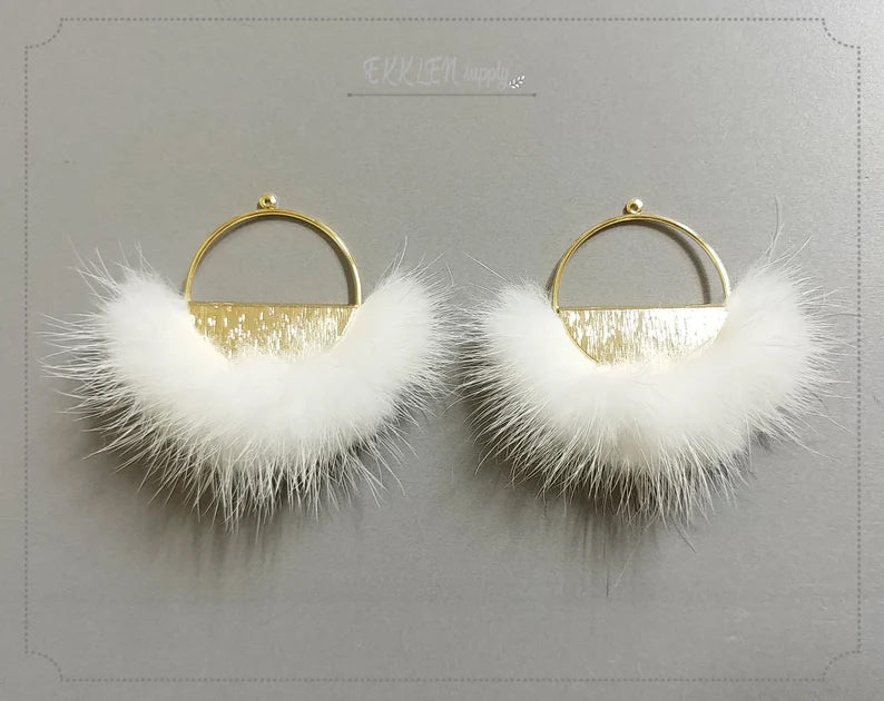 White, 50mm Half Moon Mink Fur Pendant, ECT0039