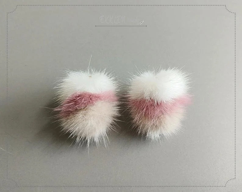 White Indie Milk, 50mm Triple Mink Fur Ball, ECT0042