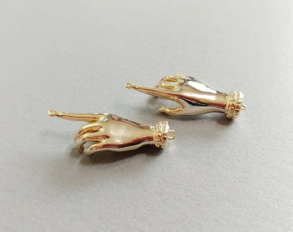 Gold plated, 26x11.5mm Hand connector pendant, EM0296