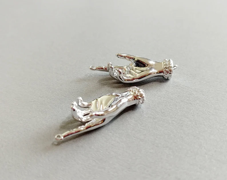 Silver plated, 26x11.5mm Hand connector pendant, EM0296