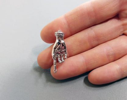 Silver plated, 26x11.5mm Hand connector pendant, EM0296