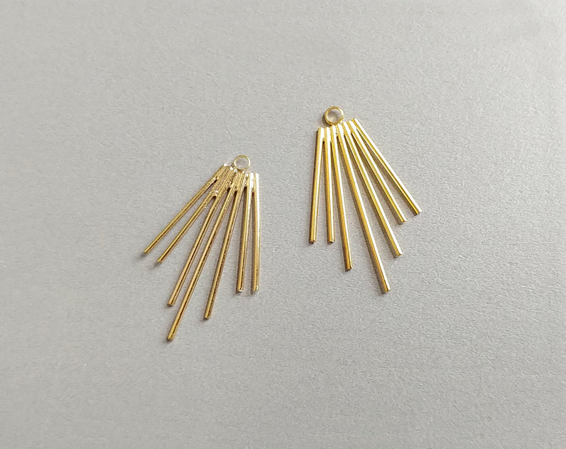 Gold plated, 33x20mm Chandelier Pendant, EM0337