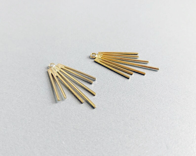 Gold plated, 33x20mm Chandelier Pendant, EM0337