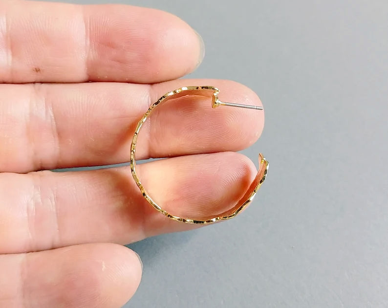 Silver plated, 30x8mm Geometric hemmed Hoop, EM0362