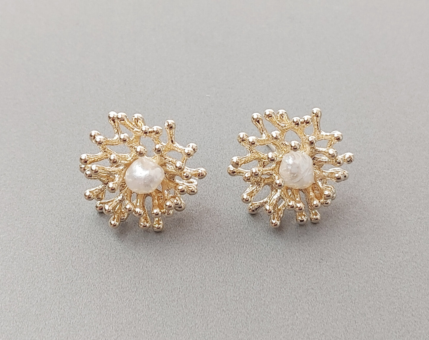 Matted Gold plated, 20mm Coral Brass Post, EM0423