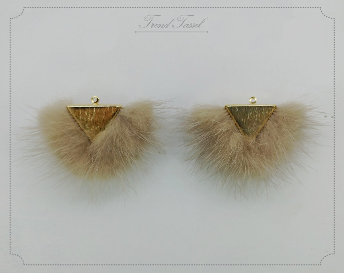 Darkbeige, 50mm Chubby Mink Fur Triangle PomPom, ECT0166