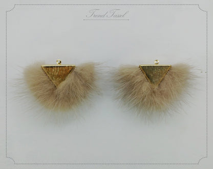 Darkbeige, 50mm Chubby Mink Fur Triangle PomPom, ECT0166