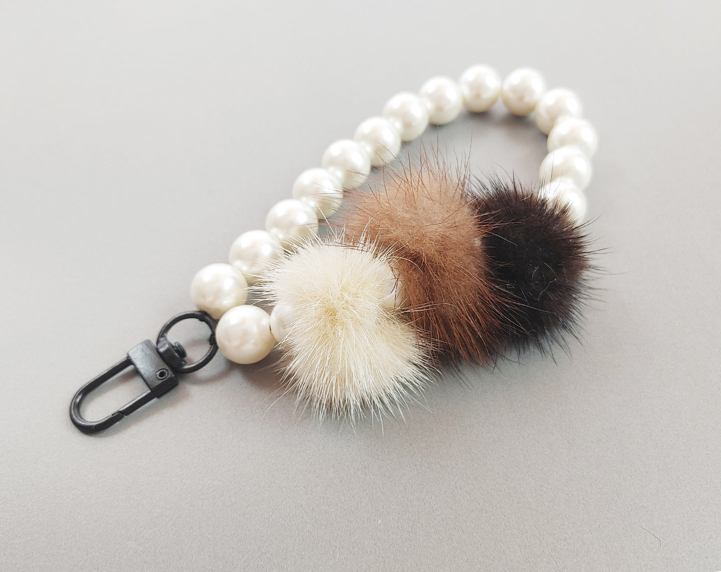1 PC - Beige Brown Choco, 22mm Fur & Pearl Ball Keychain, EK0012