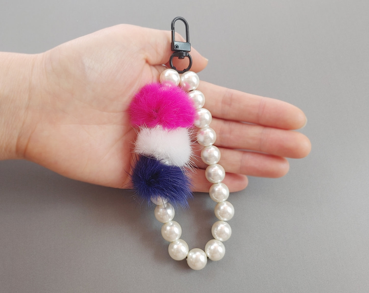 1 PC - Beige Brown Choco, 22mm Fur & Pearl Ball Keychain, EK0012