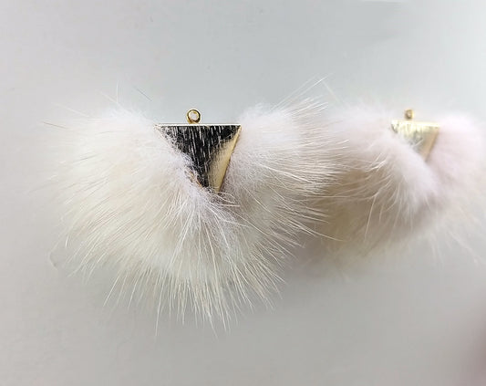 Ivory, 50mm Chubby Mink Fur Triangle PomPom, ECT0166