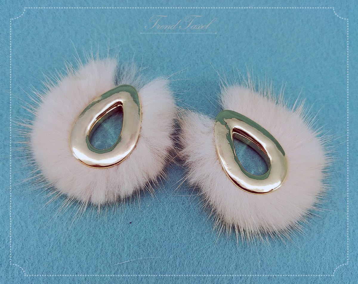 Ivory, 52mm Teardrop Mink Fur Pendant, ECT0165