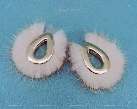 Ivory, 52mm Teardrop Mink Fur Pendant, ECT0165