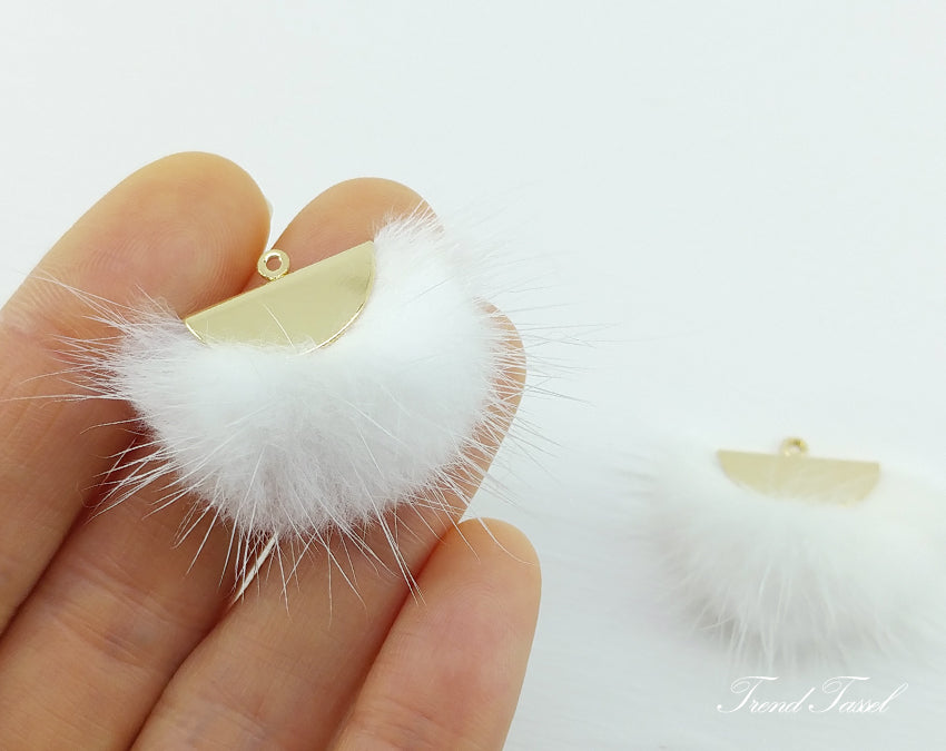 White, 26mm Mink Fur Fan Cap Pendant, ECT0034